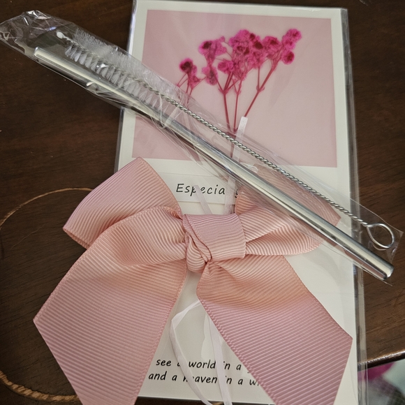 Pink Gift Box with Short Tumbler and Bath Bomb - Picture 9 of 11